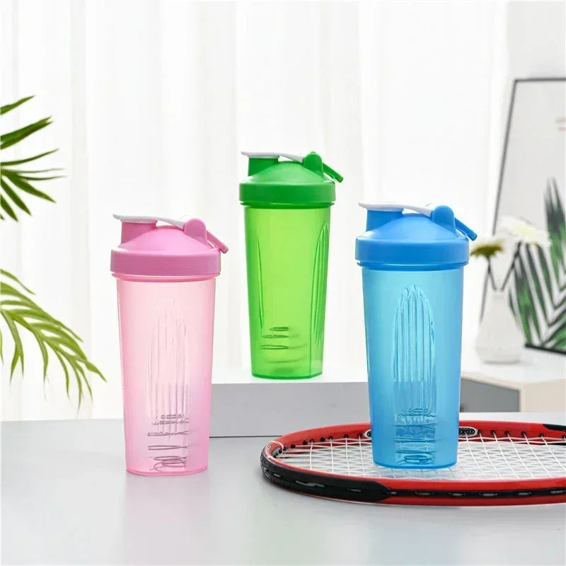600ml Portable Protein Powder Shaker Bottle Leak Proof Water Bottle for Gym Fitness Training Sport Shaker Mixing Cup with Scale.