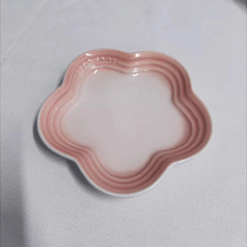 Plum Blossom Plate Flower Shaped Flower Plate Fruit Plate Solid Color Fashion Home Plum Blossom Plate.