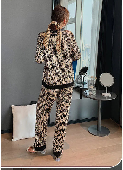 Frühling Neue Damen Eis Seide Pyjamas Homewear Set von Langarm Pyjamas Frauen Eis Seide Net Rot und Kragen Pyjamas homewear.