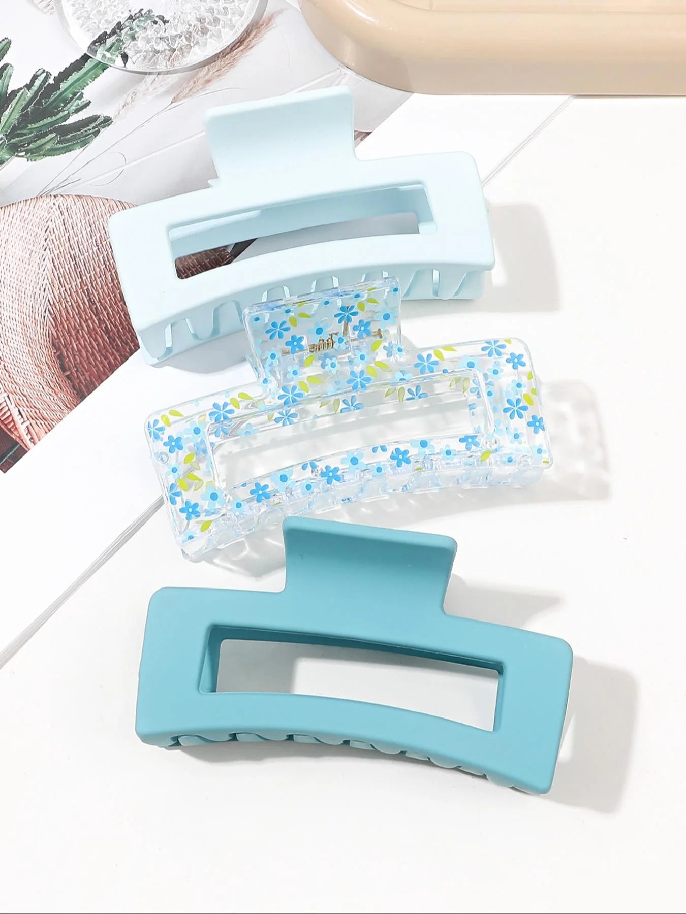 3 Pcs Frosted Cream Color Transparent Fruit Shark Scratch Clip-ins Style Back of Head Premium Wind Plate Women Hair Accessories.