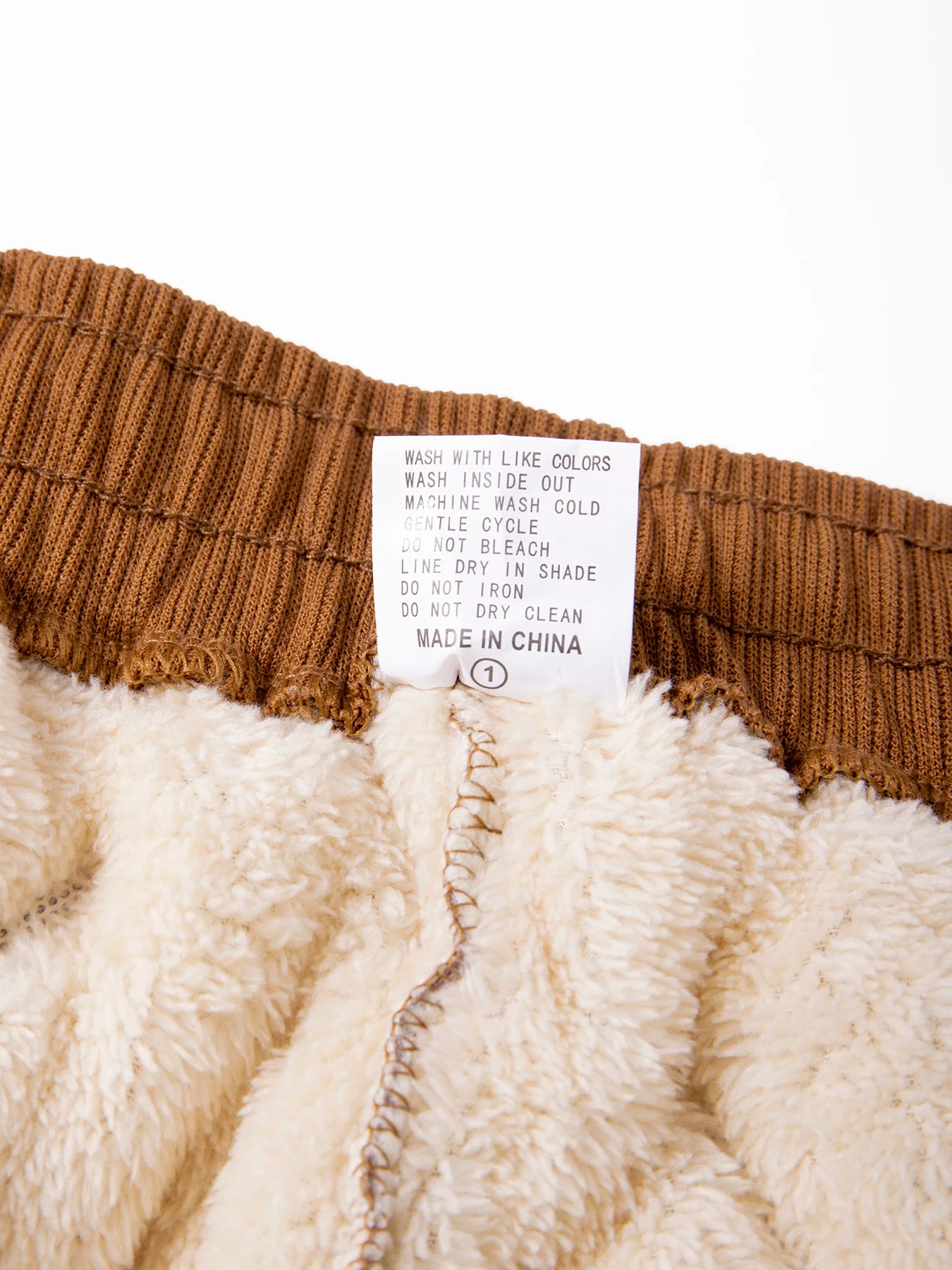 Winter Sweatwear Men's Plush Thick Sweatpant Thermal Zipper Pocket Trousers Casual Jogger Outdoor Windproof Thickened Pants.