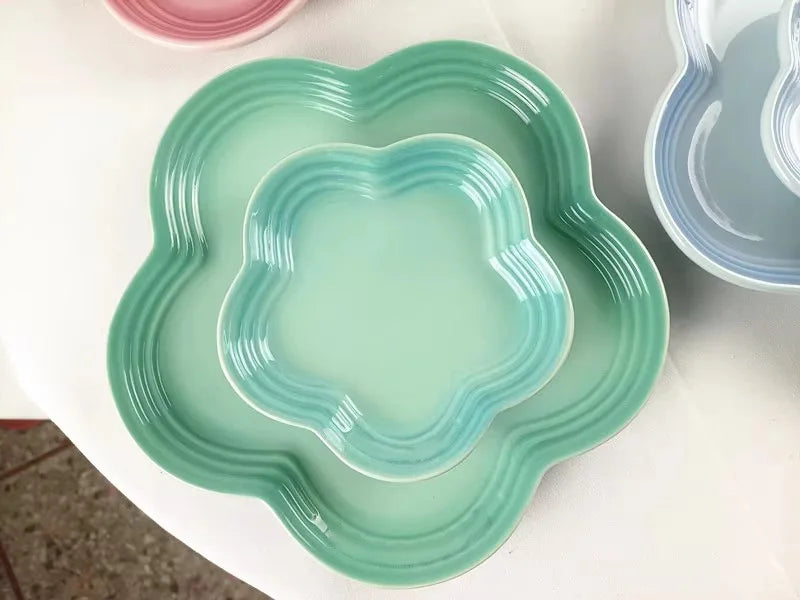 Plum Blossom Plate Flower Shaped Flower Plate Fruit Plate Solid Color Fashion Home Plum Blossom Plate.