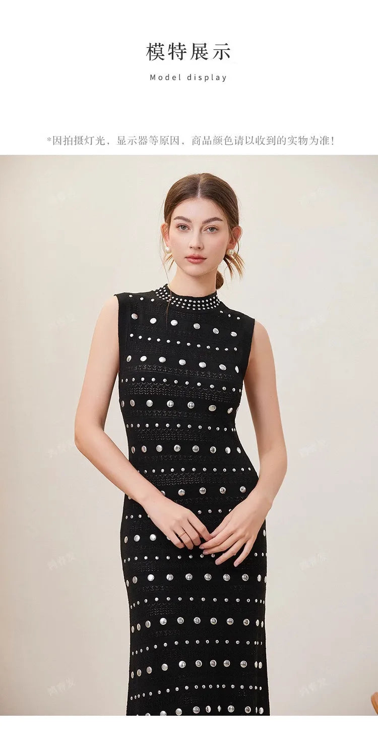 Gestricktes Kleid im europäischen und amerikanischen Design für Damen, Frühling/Sommer, Rundhalsausschnitt, heiße Perlen, einzigartiger, schlankmachender langer Stil.