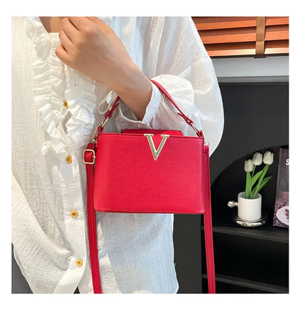 Luxury Women's Tote Bag, Chic V Shaped Stylish Pu Leather Bucket Bag, Top Cover Handbag Women Shoulder Crossbody Bag for Woman