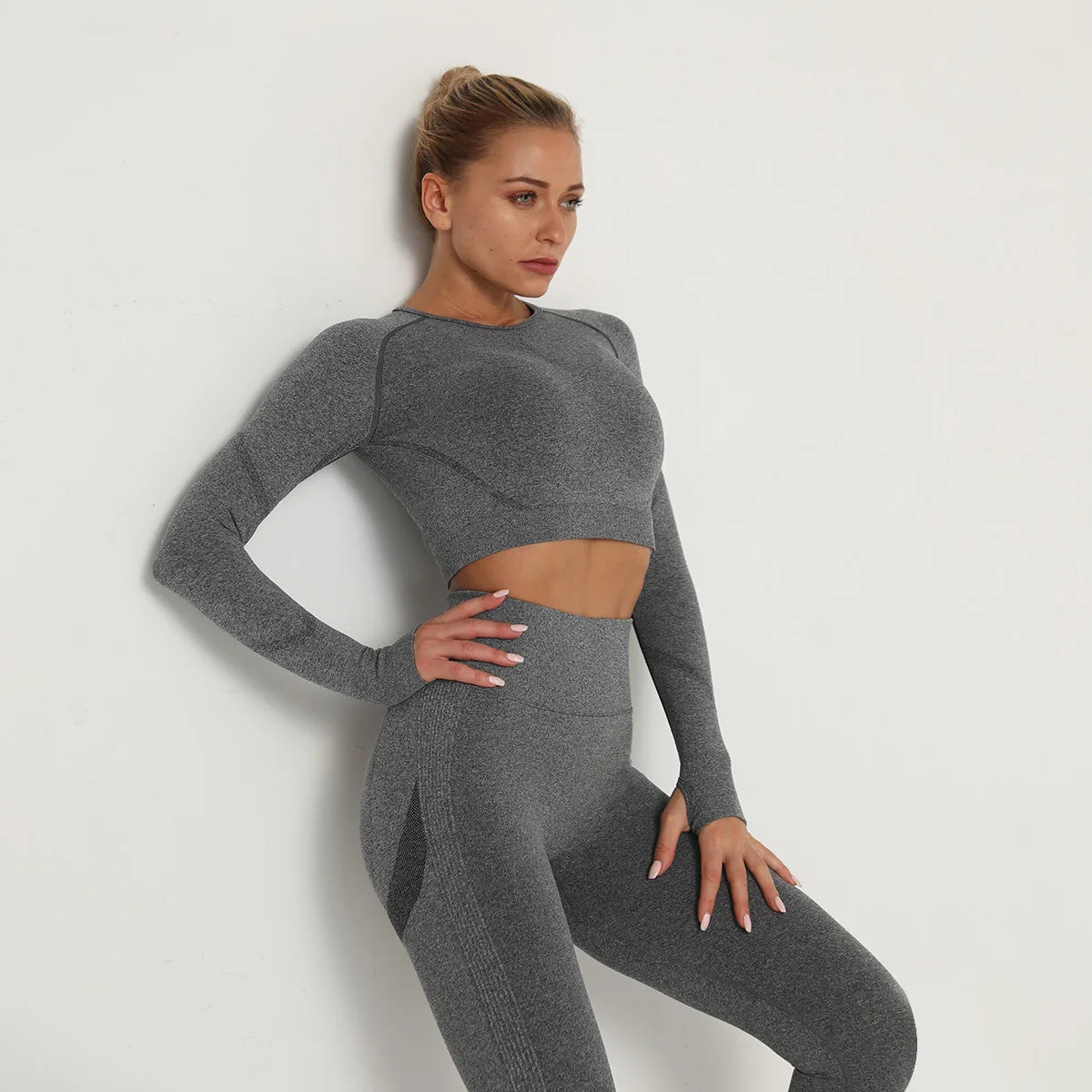Solid Color Sexy Seamless Yoga Long Sleeves for Woman Slim Casual Sports Running Gym Workout Top Quick Drying Fitness Top.