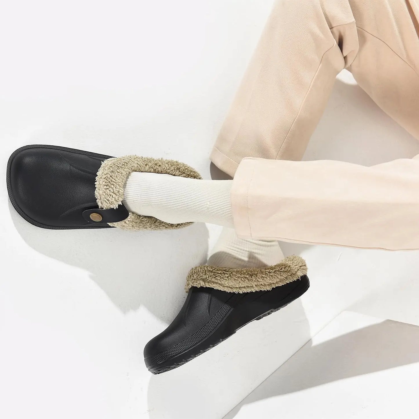 Fashion Men Cotton Slippers Winter Women Men Short Plush Slippers Casual Waterproof Garden Men Shoes New Fur Furry Cotton Shoes.