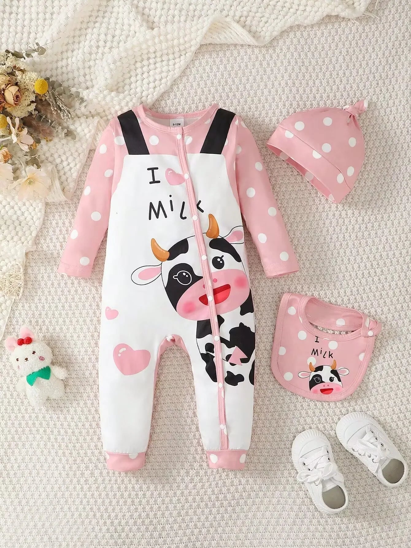 Neuer Baby-Body mit langen Ärmeln, niedliche kleine Kuh, kreisförmige Punkte, Overall + Hut + Drool-Handtuch, 3 Teil/Set, 0–18 Monate Baby-Krabbelanzug.