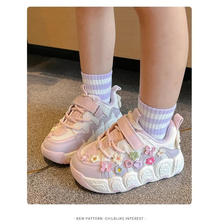 Kids Princess Shoes Thick Soft Sole Trendy Girls Sports Shoes Sweet Embroided 2024 New Fashion Children Sneakers with Flowers.