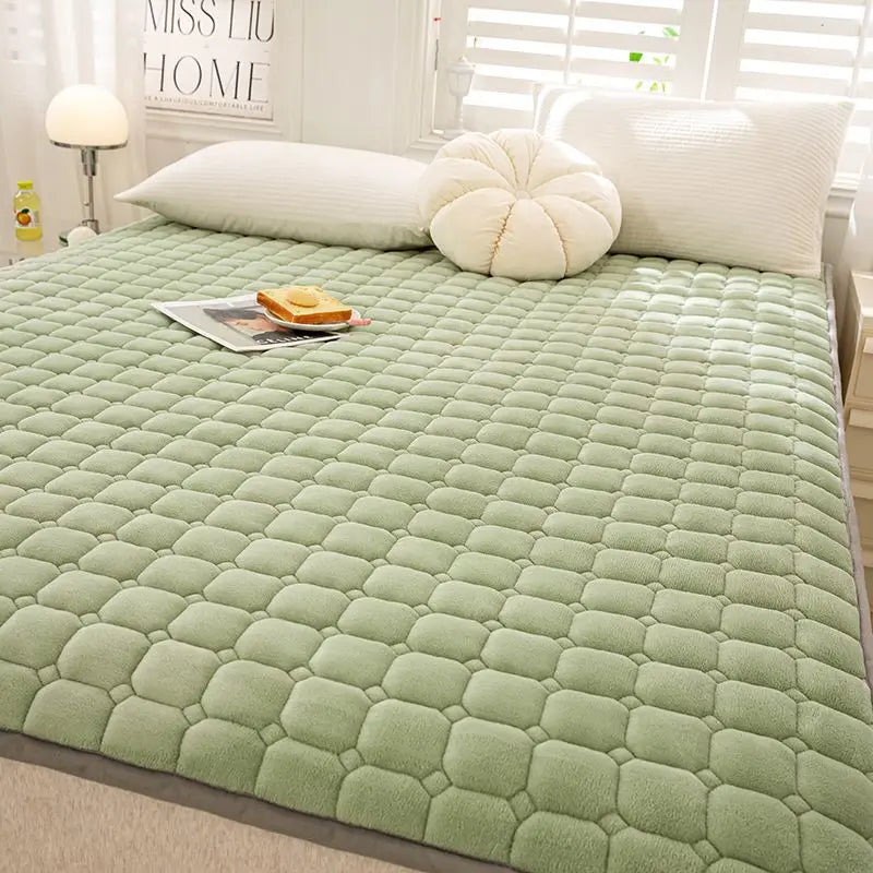 Winter Warm Velvet Mattress Toppers Thick Bed Mattress Cover Bedspread Bed Linens Thin Tatami Floor Mat Single Double Bed Sheet