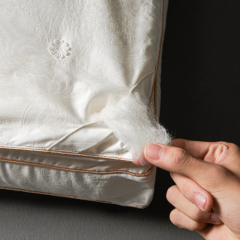 Pure Cotton Satin Jacquard Silk Pillows 48*74cm Mulberry silk Filling Anti Mite Soft Fluffy Hotel Sleeping Bedding Pillows.