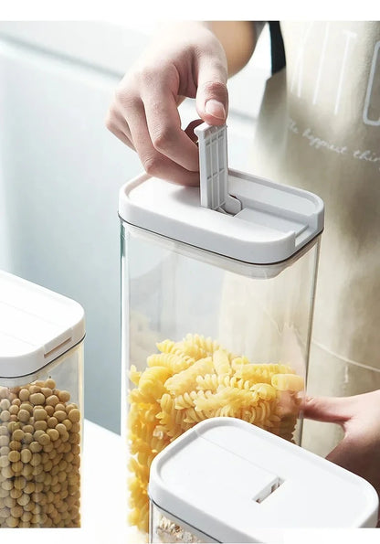 Kitchen Storage Plastic Storage Jar Clear Food Grade Airtight Seal for Kitchen Snacks Cereals Beans Kitchen Storage Organizer.