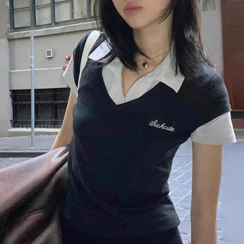 Fashionable and minimalist college style contrasting color lapel fake two piece T-shirt versatile short sleeved top.