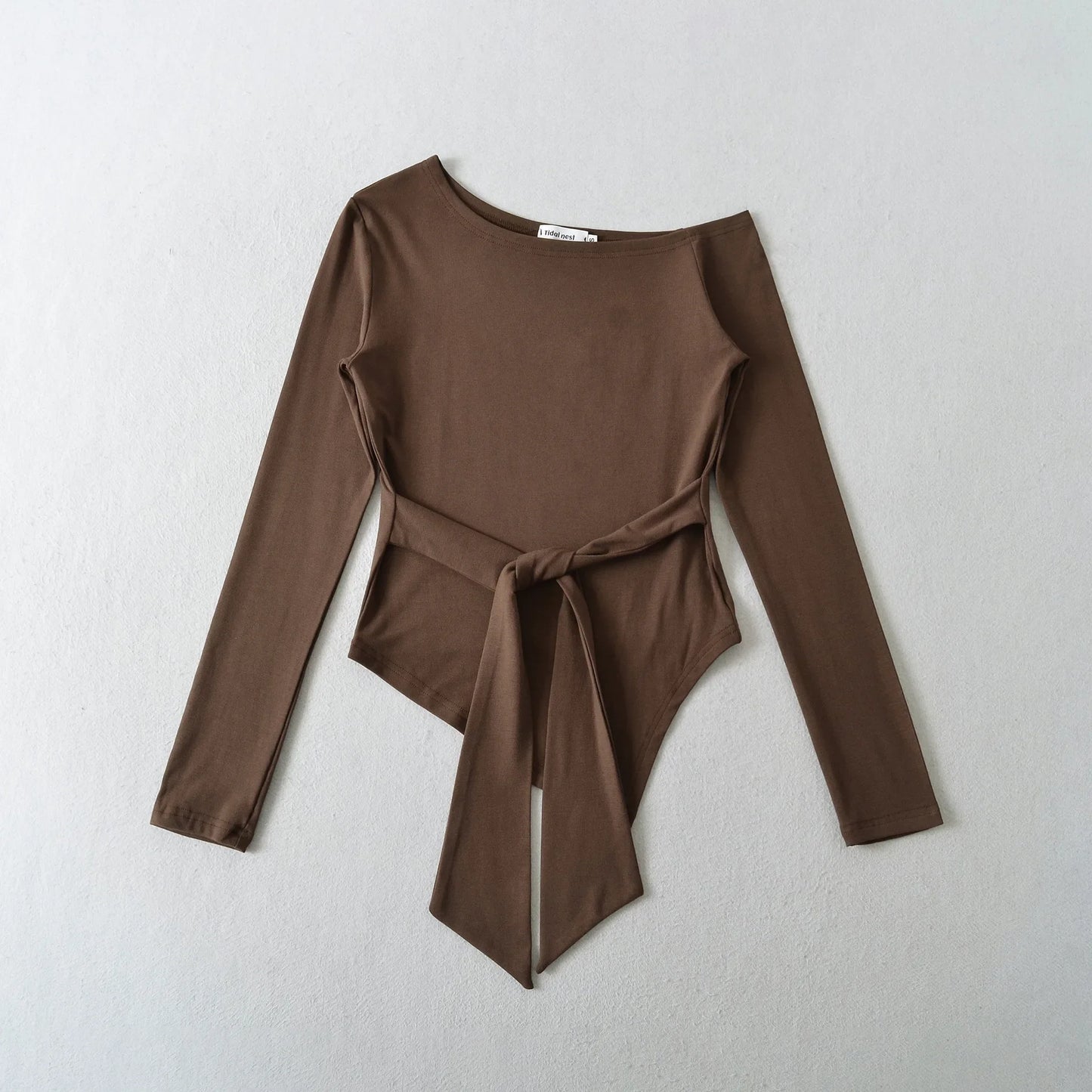 Sexy Long Sleeve T-Shirt Women's Waist Cinched Shoulder Bared Strap Design Autumn 2025 Irregular Halter Neck Top for Trendy Girl.