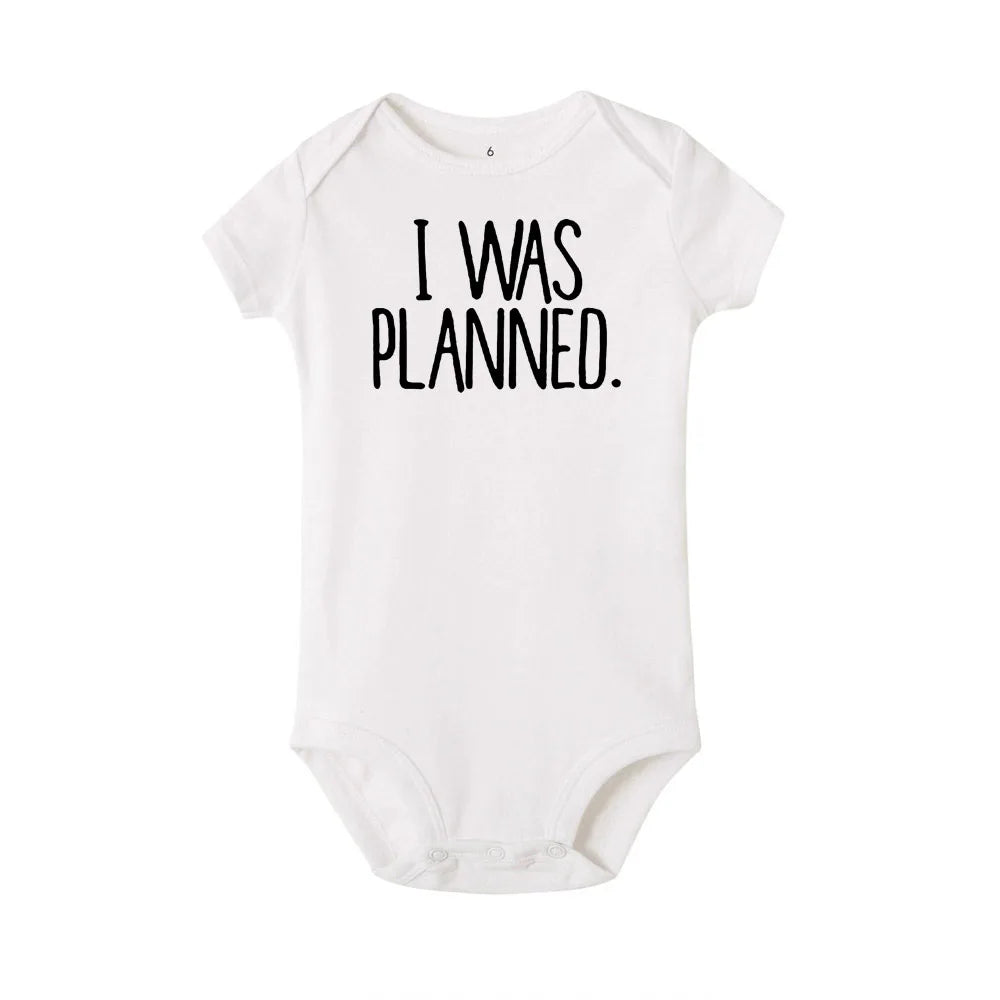 Zwillinge Baby-Body „I Was Planned and I Was A Surprise“ Neugeborenes Kleinkind-Overall Jungen Mädchen Lustige Baby-Outfits Kleinkind-Dusche-Geschenk.
