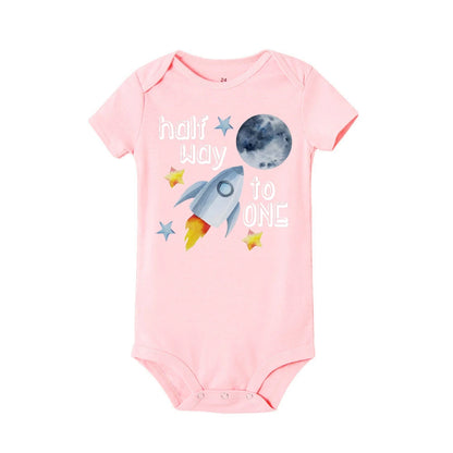 Halber Geburtstag Junge Raum Stram pler auf halbem Weg zu einem halben Body Baby 6 Monate altes Outfit 6 Monate Fotoshooting Raum 1/2 Geburtstag Shirt.