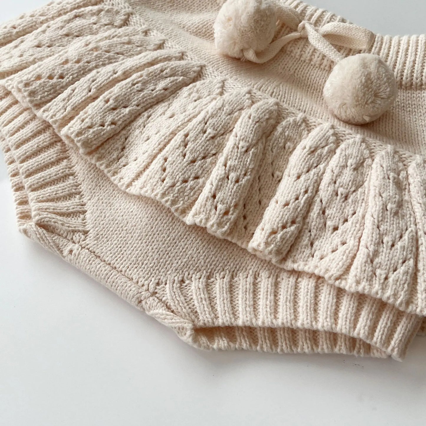 Babykleidungsset 2025, Herbst und Winter, neuer Baby-Strickanzug, Handhaken, Ballpullover + Blasenball-Rock, Hose