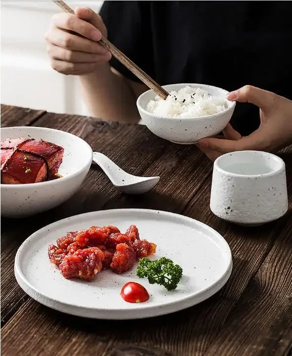 Japanese-style Tableware Set Bowls and Plates Round White Ink Point Dinner Plates Home Creative Western Dishes Dinner Plates.