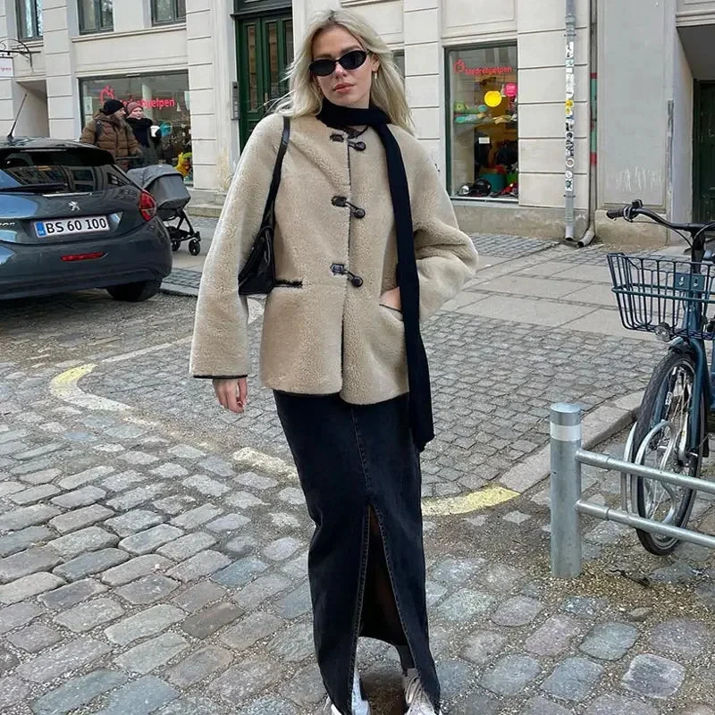 ZBZA Women's Faux Wool Jacket Loose Retro O-neck Single Breasted Long Sleeve Double Pocket Casual Overcoat Fall Winter Chic Coat.