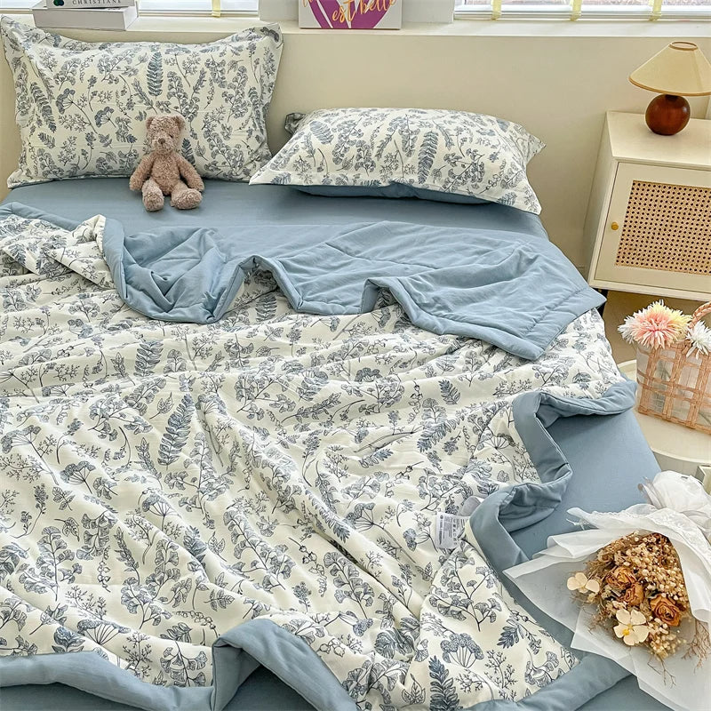 Printed Thin Duvet Skin-friendly Comforter 100x150cm for Kids Quilt Soft Bedspread Summer Blanket edredones (No Pillowcase).
