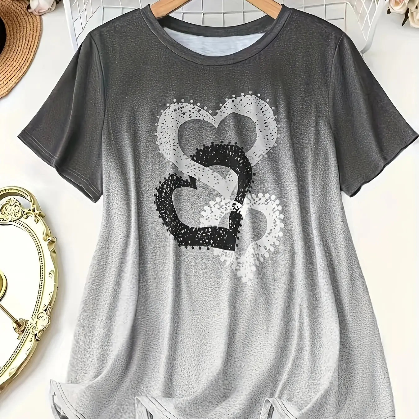 2025 Summer Women Plus Size Gradient Heart-shaped Printed Short Sleeved T-shirt Women Casual T-shirt Quick Drying Breathable.