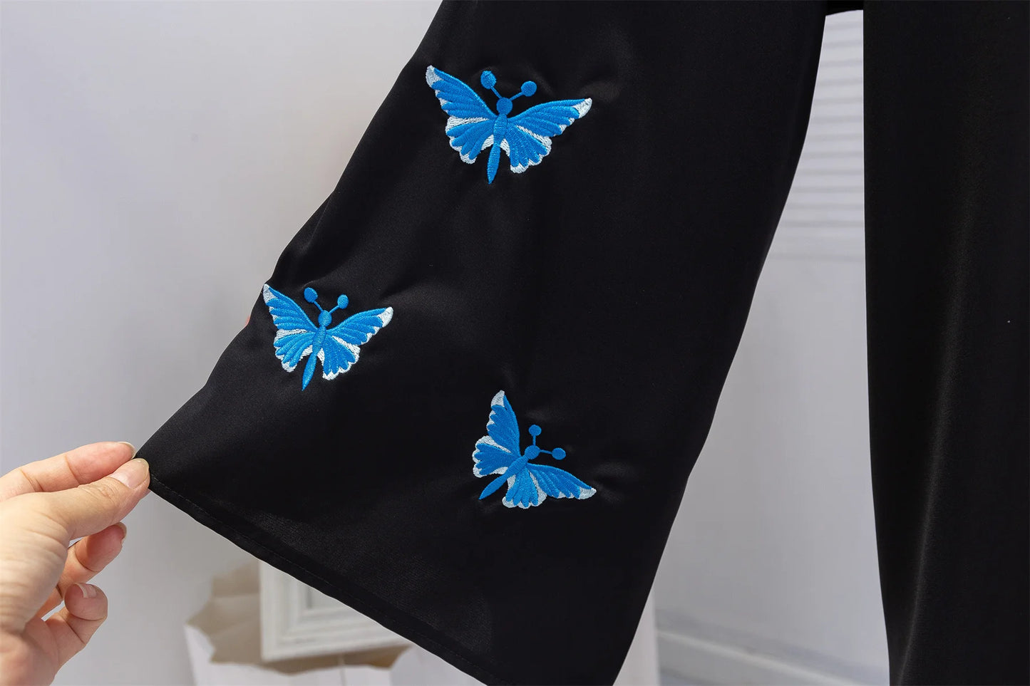 Butterfly Embroidery Open Front Abaya Women Long Sleeve Maxi Length Dress Muslim Abayas Kaftans Women Jilbabs Women's Clothing.