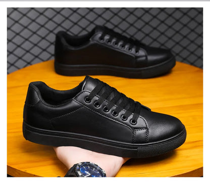 White Black Men Shoes Comfortable Casual Skateboard Shoes Men Solid Leisure Sneakers Lightweight Walking Shoes.