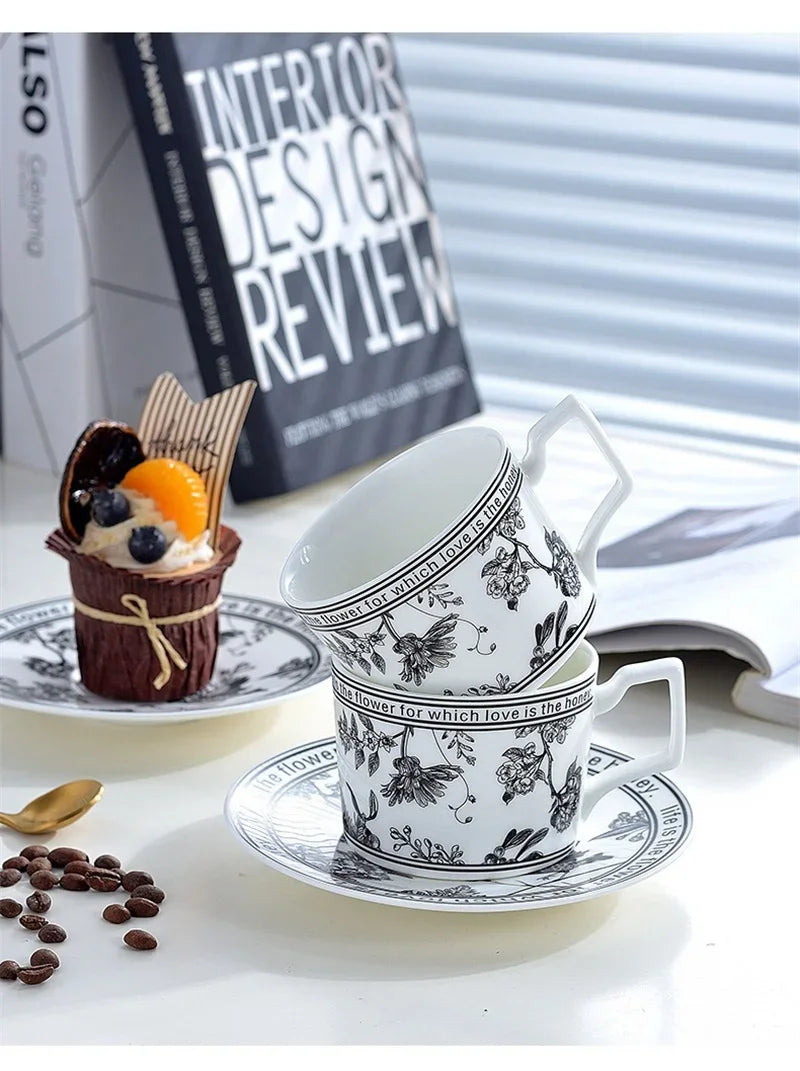 Vintage Elegant Ceramic Mug Floral bird pattern Coffee Cup and Saucer Afternoon Tea Cup Dessert Tray Exquisite Gift Water Cup.