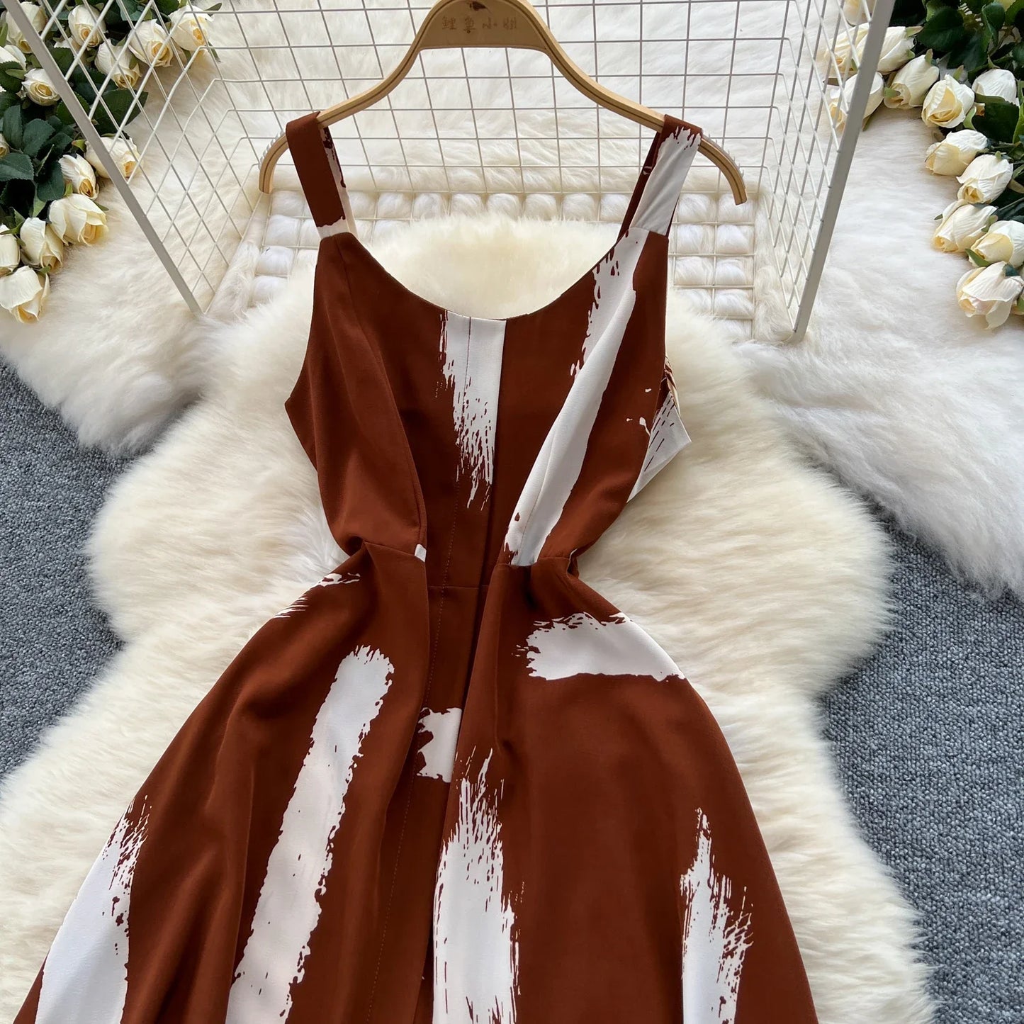 Neue Sommer Druck Süße Kleid Träger O Neck Backless Split Elegante Damen Urlaub Strand Party Midi Sommerkleid.