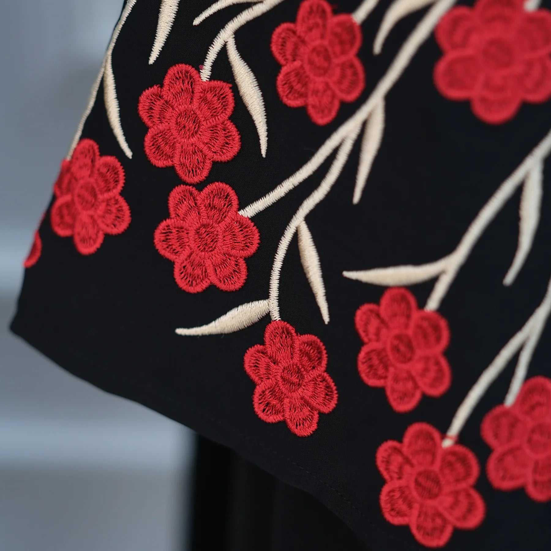 Islamic Clothes Black Flower Embroidery Abayas for Women Dubai Cardigan Muslim Saudi Open Abaya Kimono Luxury Hijab Dress Kaftan.