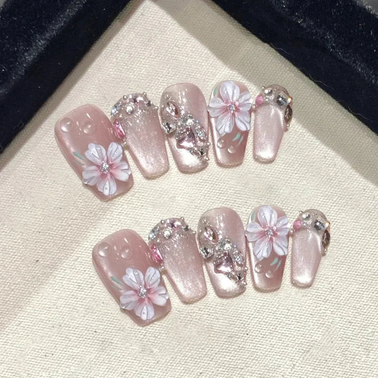10Pcs Sweet Cute Handmade Press on Nails Flower Butterfly Fake Nails Glossy Diamond False Nails Full Cover Acrylic Nail Tips Art.