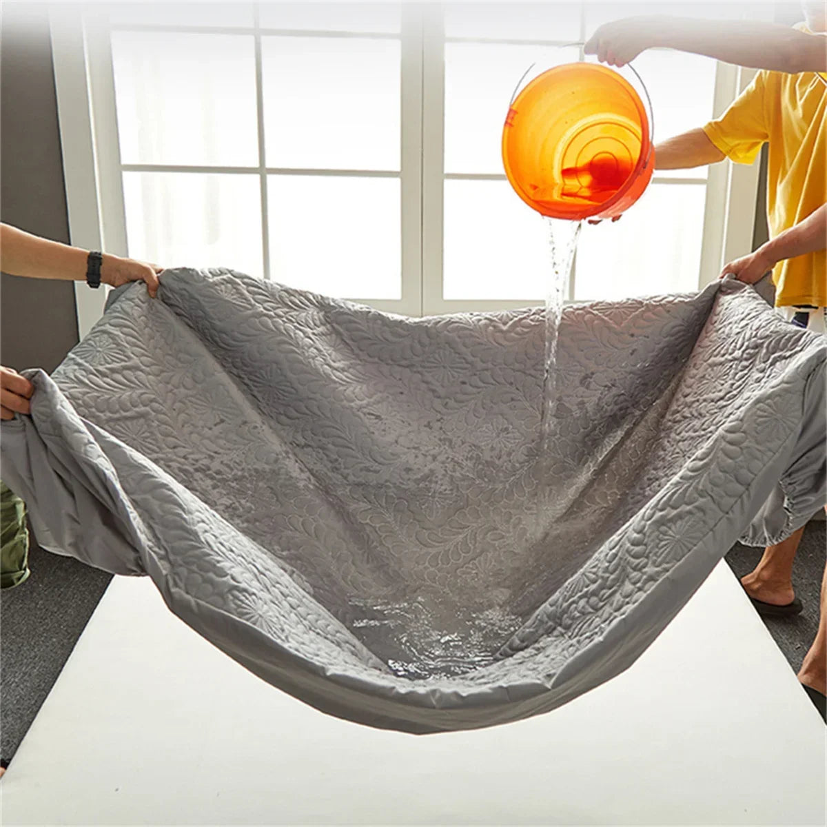 Waterproof Mattress Protector Thicken Fitted Bed Sheet Breathable & Noiseless Mattress Pad for Twin/Double/Queen/King Size Beds.