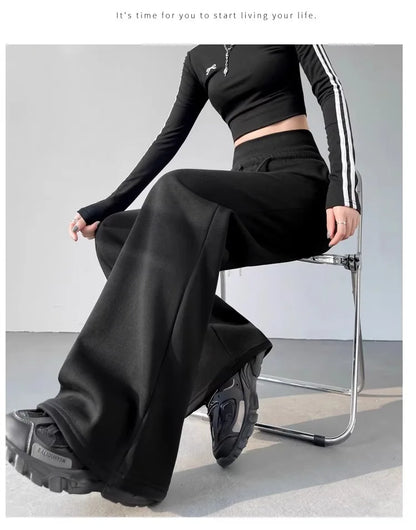 Graue Sporthose für Damen mit hoher Taille und lockerem, schlankem, geradem Bein und weitem Bein. Amerikanische Jogginghose..