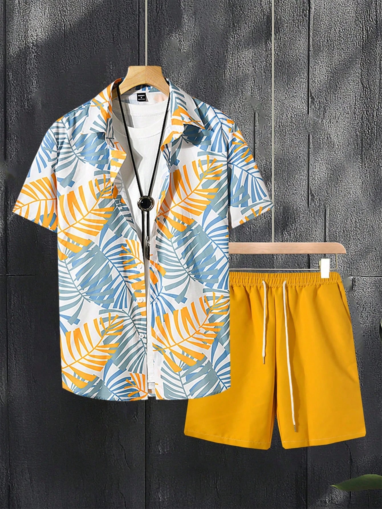 Hawaiian Monstera Leaf Print Men's Shirt and Shorts 2-Piece Set Casual Vacation Men's Shirt Set Short Sleeve Button Shirt.