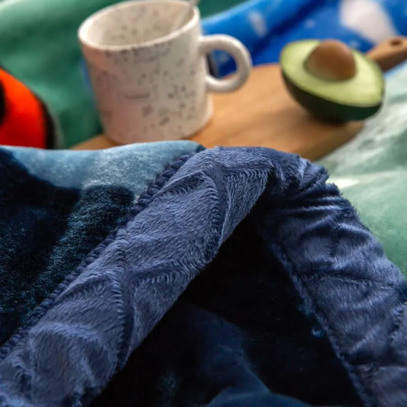 Ultra Soft Cozy Flowers Rose Throw Blanket Microfiber Heavy Fluffy Fleece Blanket for Home Bed Dormitory