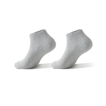 Mens Moisture Wicking Outdoor Hiking Work Cotton Socks Compression Cushion Crew Socks Leisure Men Black Socks 5 Pairs.