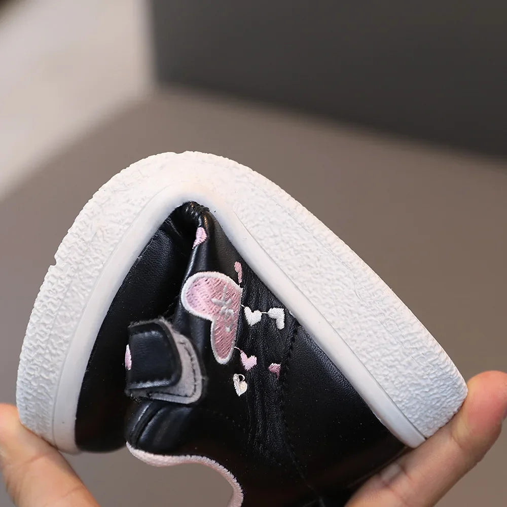 Children's Sports Shoes 2024 Spring and Autumn New Cute Girls' Sneakers Versatile Soft Breatheable Hook & Loop Fashion Kids Shoe.