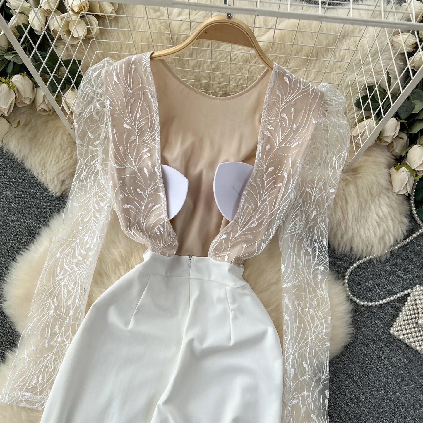 Light Luxury Elegant Women White Backless Jumpsuits Temperament O-neck Puff Long Sleeve Embroidery Female Playsuits.
