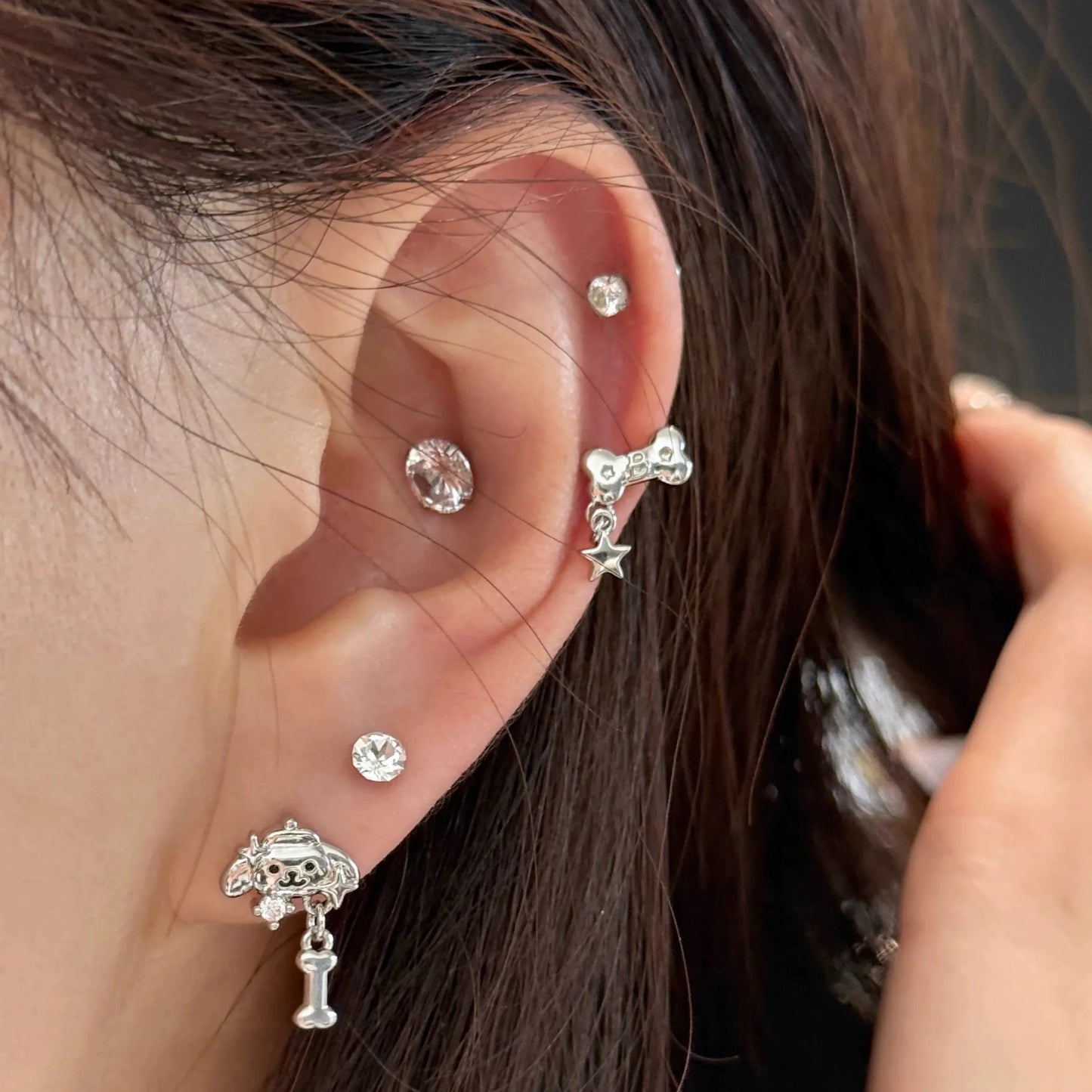 1 Pcs Sliver Dog Bone Claw 316L Stainless Steel Ear Bone Nail Korean Style Fashion Cartilage Earrings For Women Jewelry.