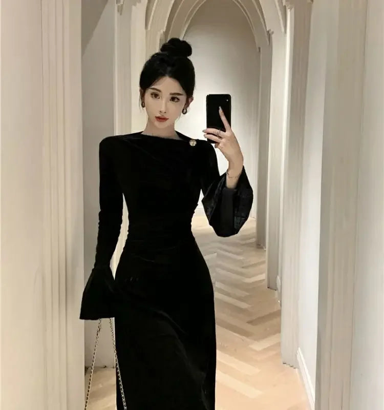 Internet Celebrity High-End-Samtkleid Leichtes, temperamentvolles, hoch tailliertes, schlankes, burgunderrotes Fischschwanzkleid.