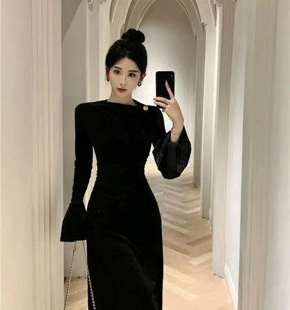 Internet Celebrity High-End-Samtkleid Leichtes, temperamentvolles, hoch tailliertes, schlankes, burgunderrotes Fischschwanzkleid.