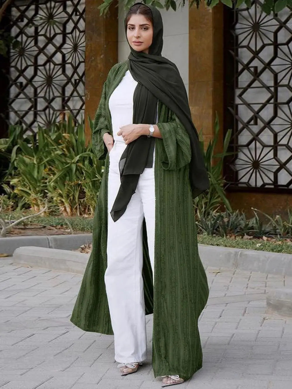 2024 New Fashion Muslim Kimono Abaya Solid Striped Retro Ethnic Cardigan Robe Dubai Middle Eastern Saudi Arabia Eid Clothes.