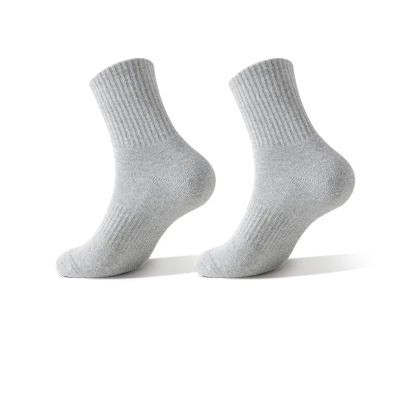 Mens Moisture Wicking Outdoor Hiking Work Cotton Socks Compression Cushion Crew Socks Leisure Men Black Socks 5 Pairs.