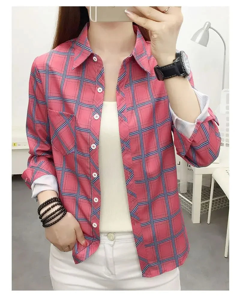 2024 herbst Neue College Stil Plaid Shirts frauen Lange hülse Taste Unten Casual Tops Lose Mode Polo Neck Blusen