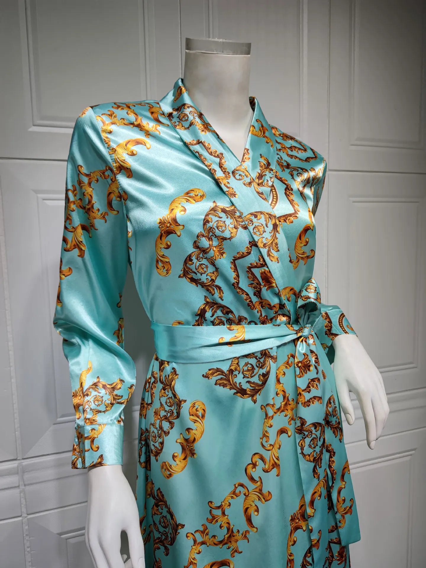 Frühling Muslimische Frauen Kleid Seide Marokkanischen Kaftan Langarm Türkei Dubai Spitze-up Abaya Islamische Kleidung Vestido Indien Kleider 2022