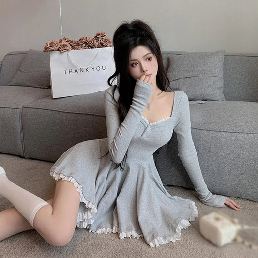 Sexy koreanisches Kleid im französischen Stil, Taille geschlossen, lange Ärmel, Schlüsselbein, freigelegt, süß.