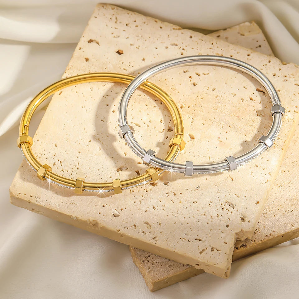 UILZ 316L Stainless Steel Exquisite Nail Brand Bracelets For Women American Trendy Shining Zircon Screw Not fading Bangle Gift.