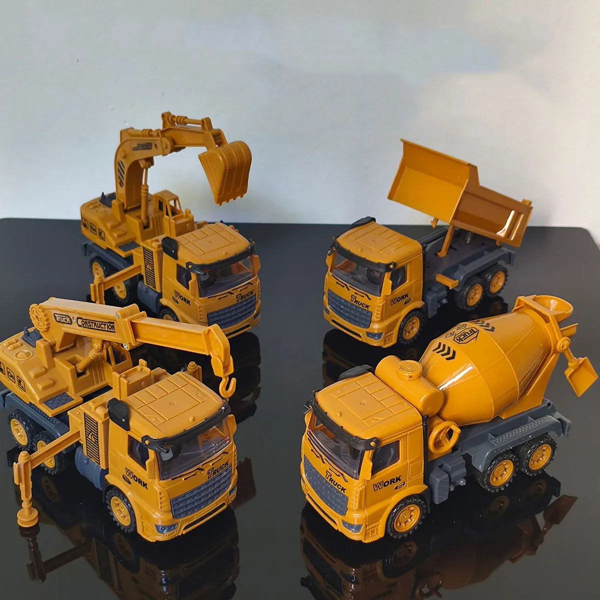 1 PCS Engineering Vehicle Toy for Children Inertial Model Play Plastic Car Kid Mixer Truck Crane Bulldozer Excavator Boy Gift.