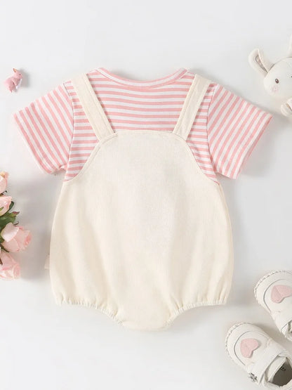 2024 Sommer Baby Mädchen Kleidung niedlichen Hasen falsch zweiteiligen Bodysuit Kleinkind Streifen Patchwork einteilige Kleidung.