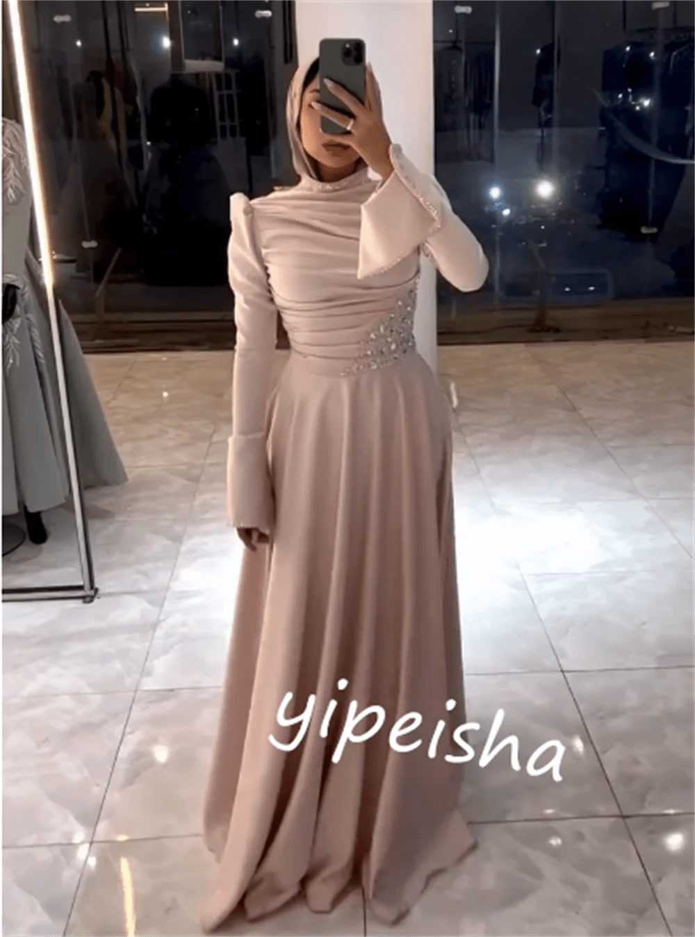 Maßgeschneidertes Jersey-Quinceanera-Kleid mit Falten und Strasssteinen, A-Linie, hoher Kragen, maßgeschneidertes Anlasskleid, lange Kleider.