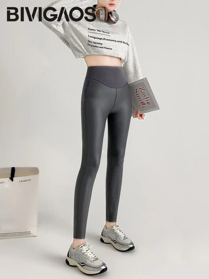BIVIGAOS Herbst Neue Enge Stretch Leder Hosen Frauen Sharkskin Hohe Taille Spleißen PU Leder Fleece Sexy Leggings Winter Warm.